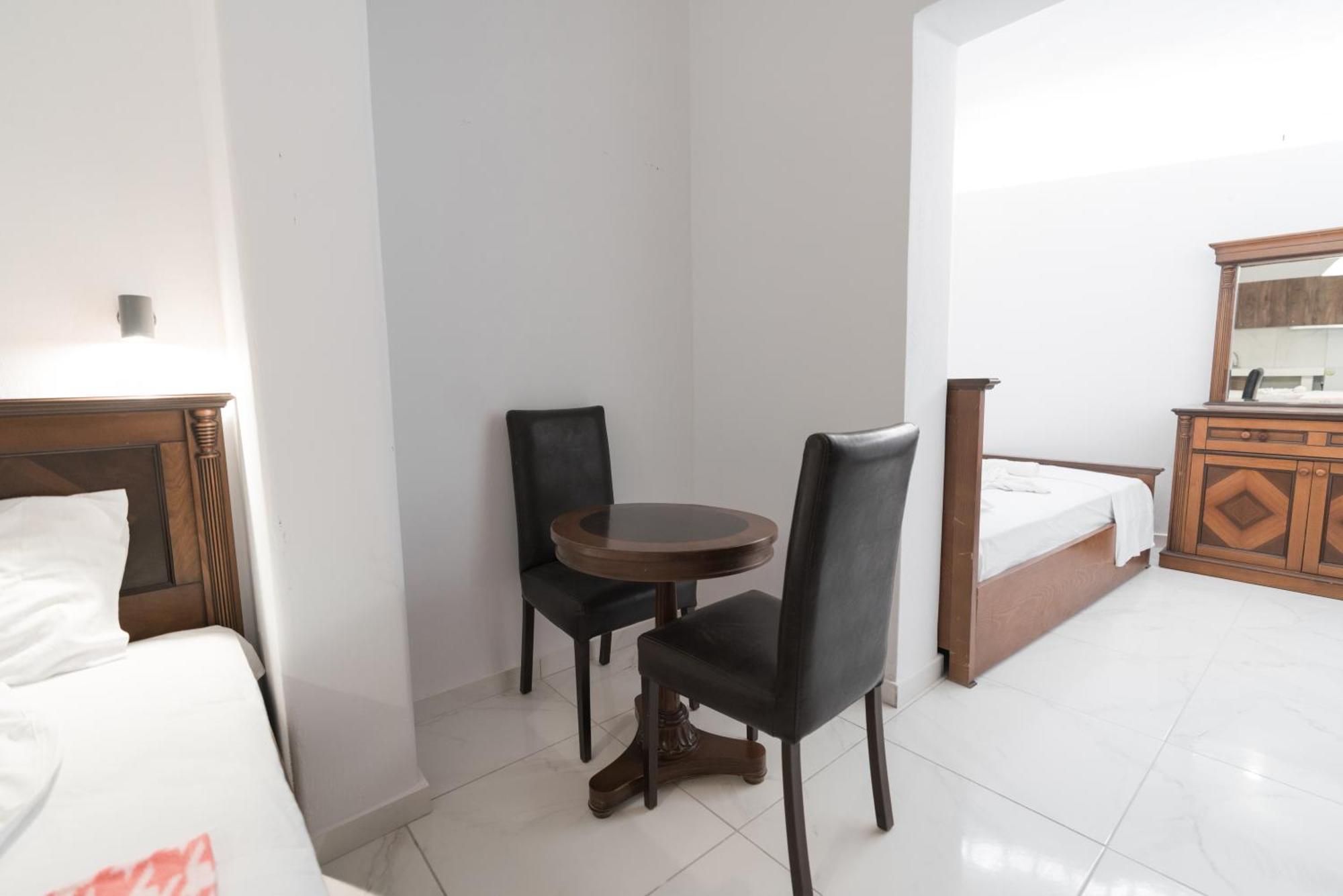 Dodomar Selection Hotel Perissa  Phòng bức ảnh